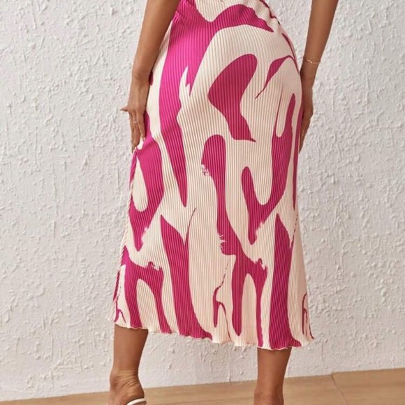 Women’s High Waist Graphic A Line Pleated Lettuce Trim Mermaid Hem Skirt *NEW* - Picture 2 of 6